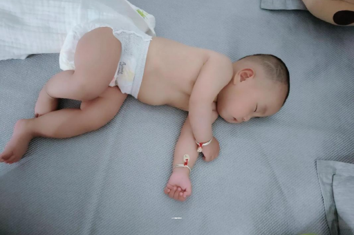 怒江几个月宝宝会抬头